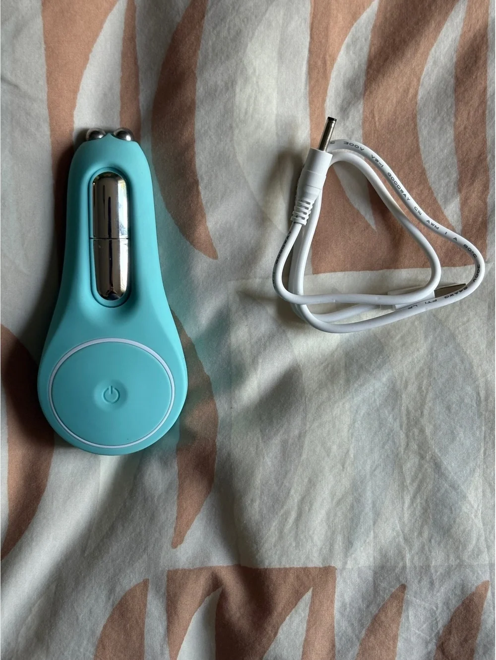 Foreo Facial Toning Device with Charging Cable - Blue